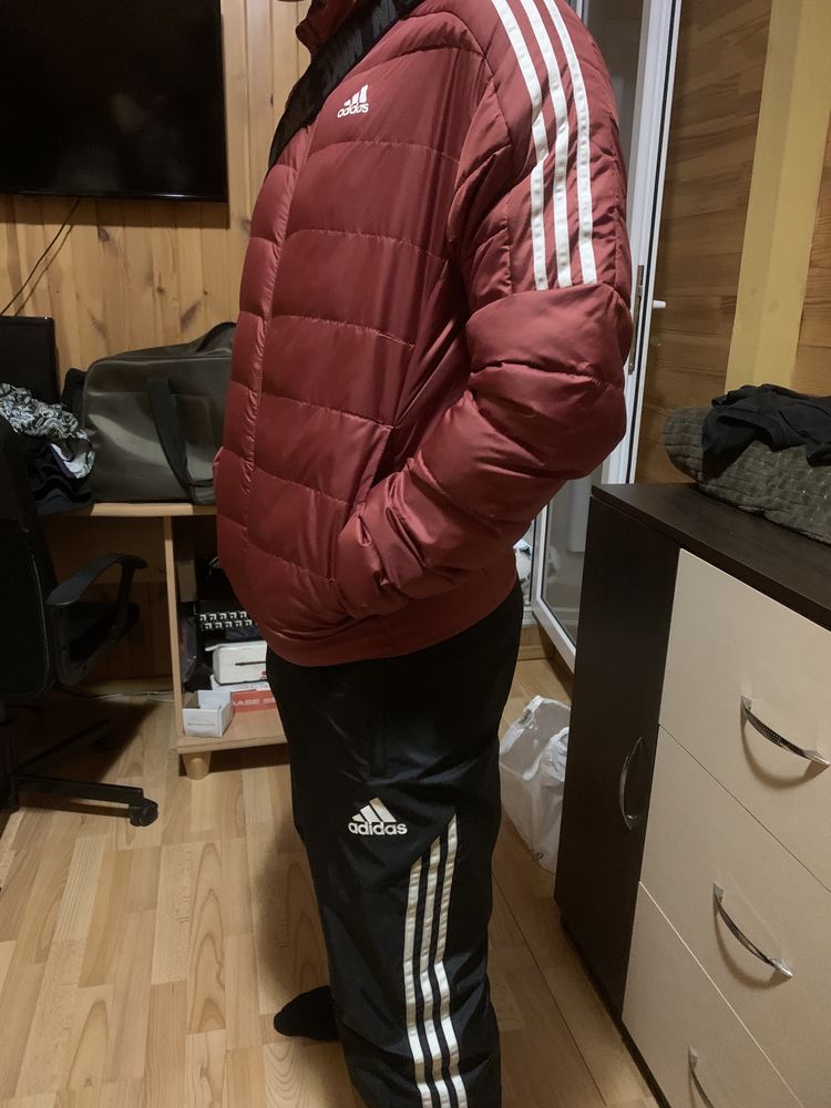 Продам куртку adidas