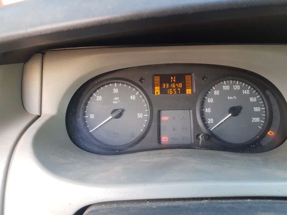 Opel Vivaro long 2.5 cdti pół automat 2006 r.