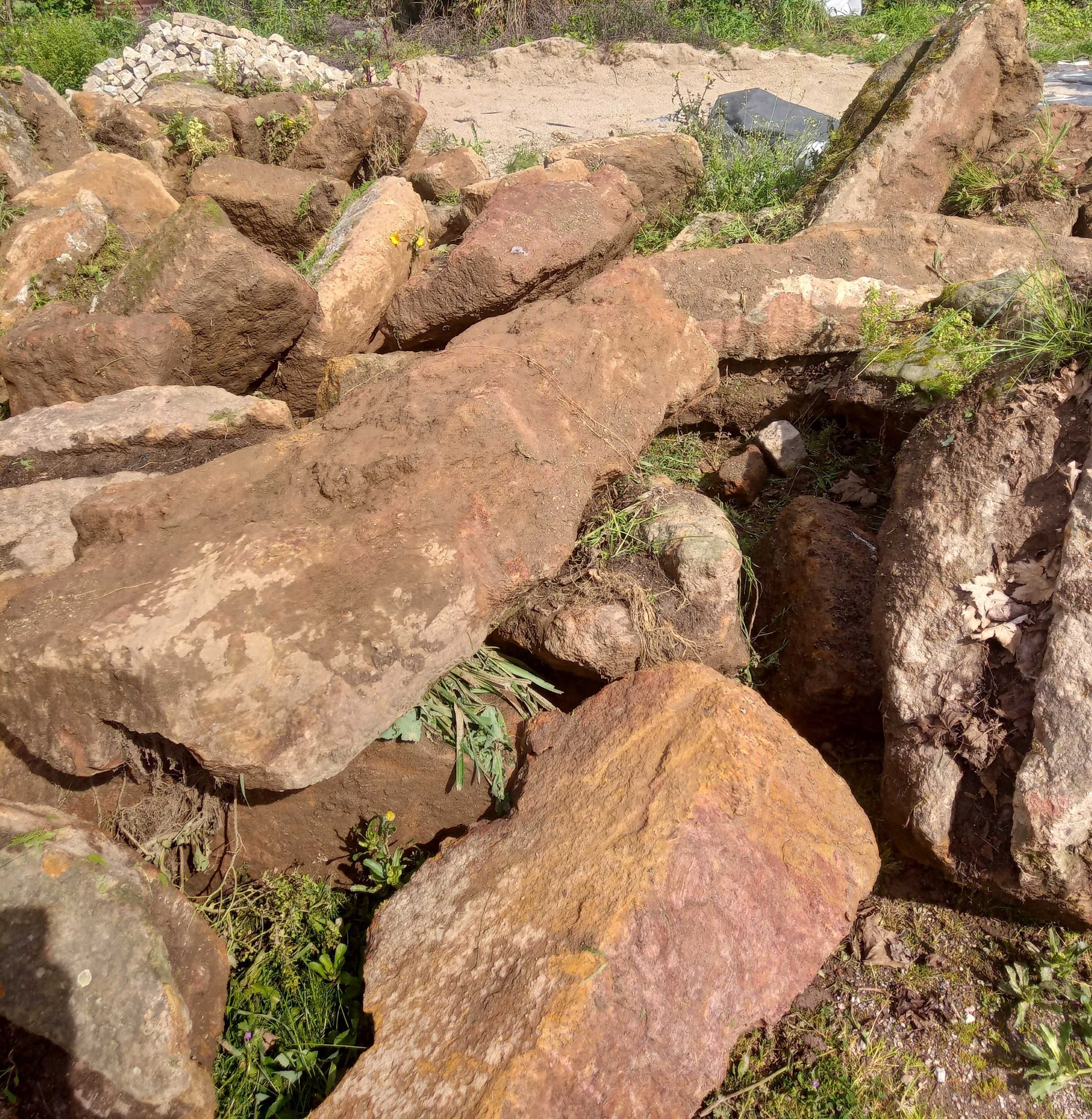 Caleiros em Pedra Xisto