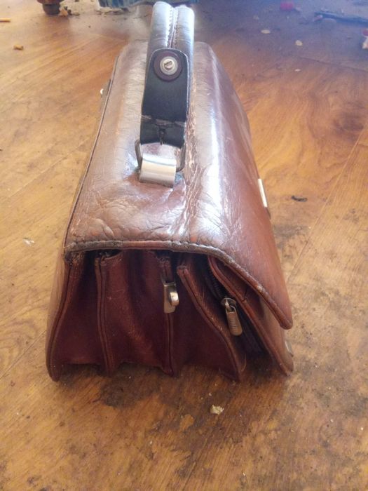 Продам барсетку кожа