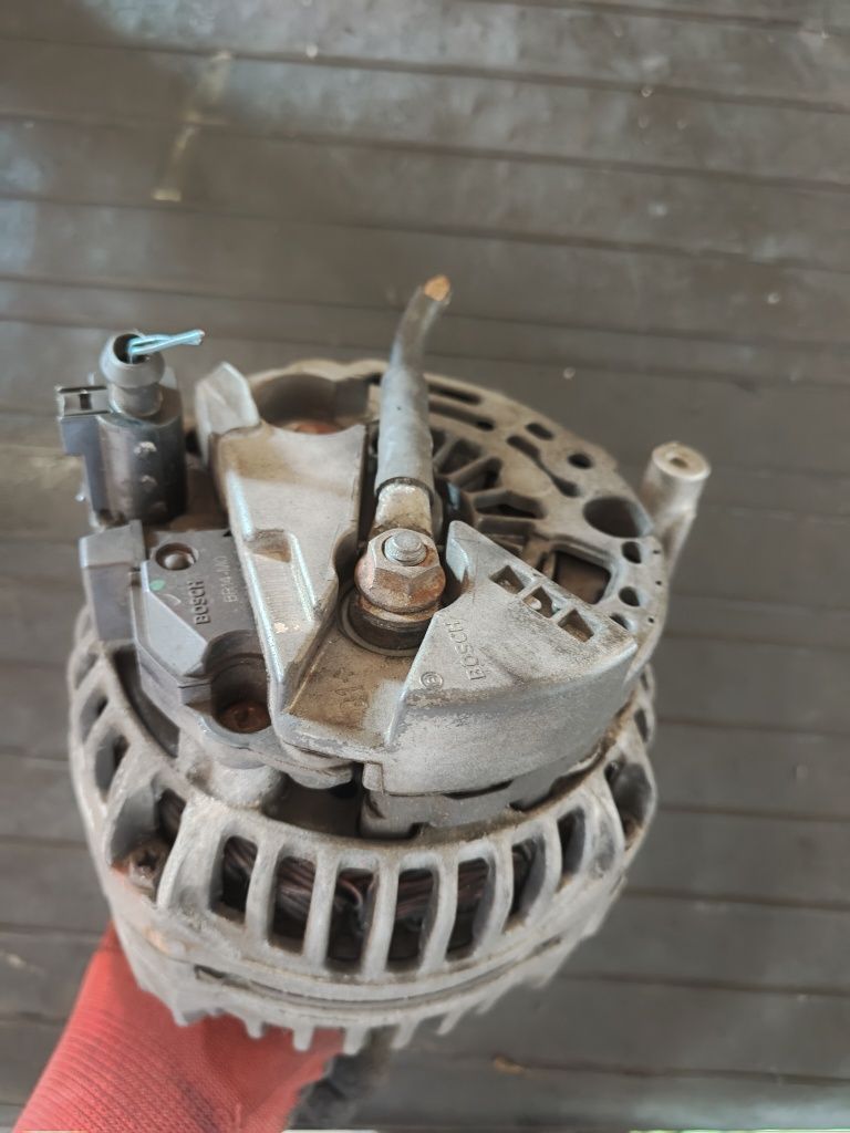 Alternator sprawny testowany audi A4 b6 b7 1,9 TDI awx avf passat