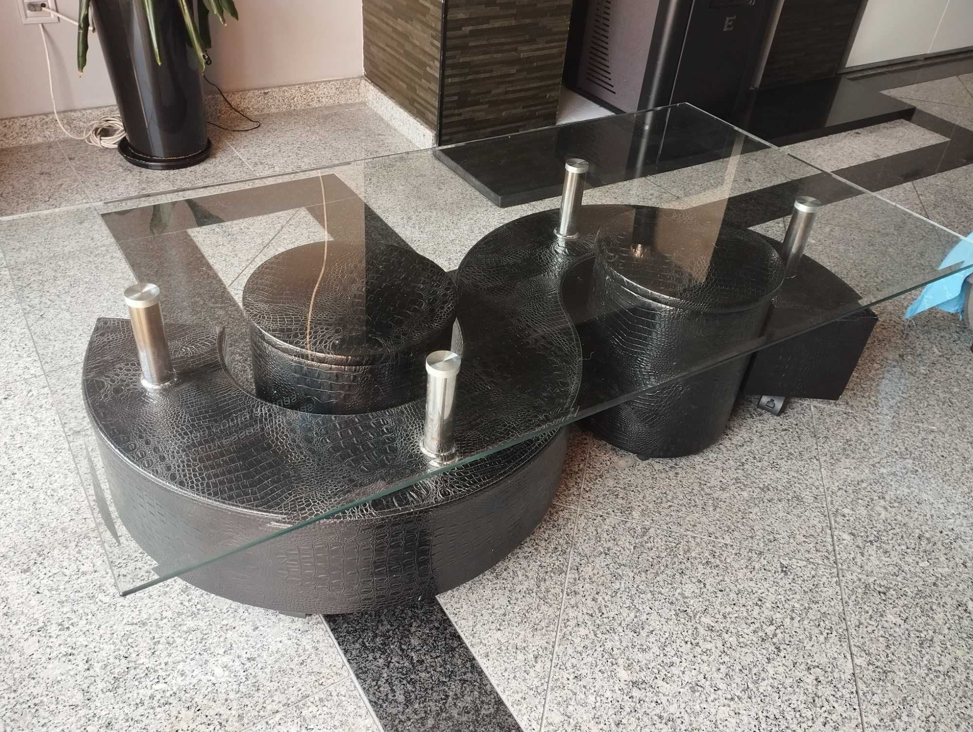Mesa de centro em vidro