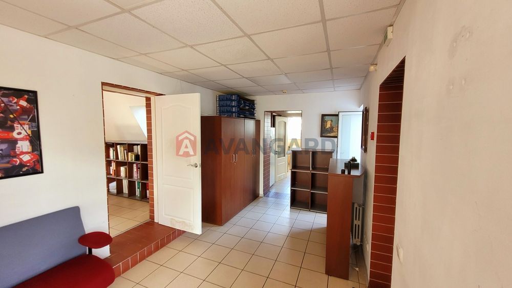 Продам в центре офисное помещение 92000$