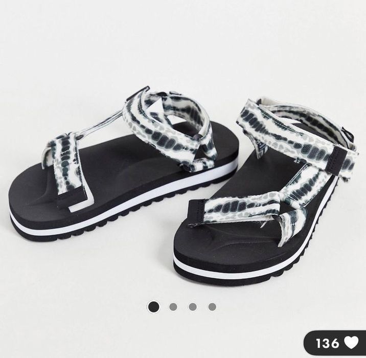 Bershka спортивні чоловічі босоніжки сандалі чорні 28,5 см