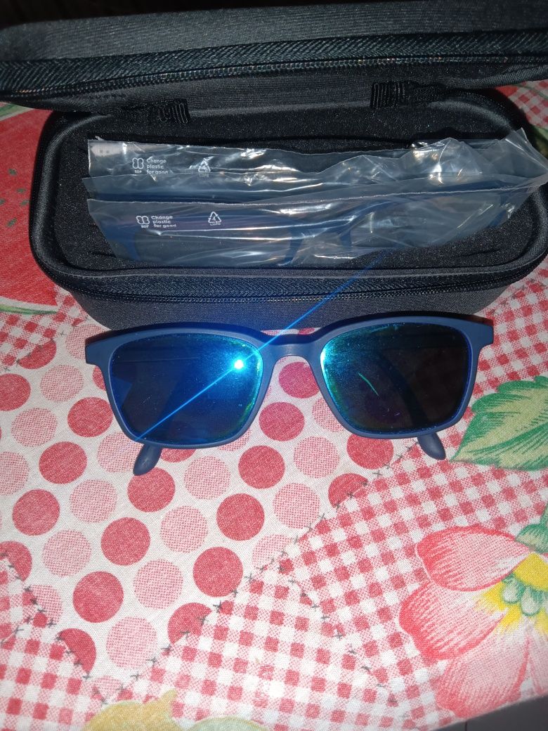Armação com 4 clipes 60€mas de qualidade  valor 193€ 2 meses utilizad
