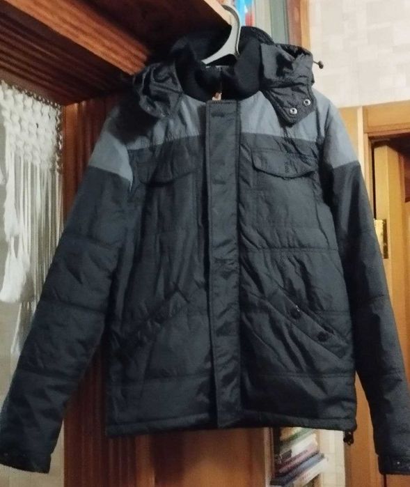 Пуховая и демисезонная куртки подростковые