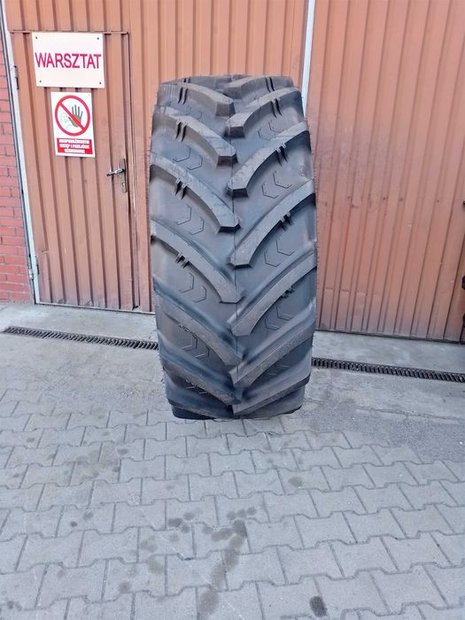 Nowa opona do traktora