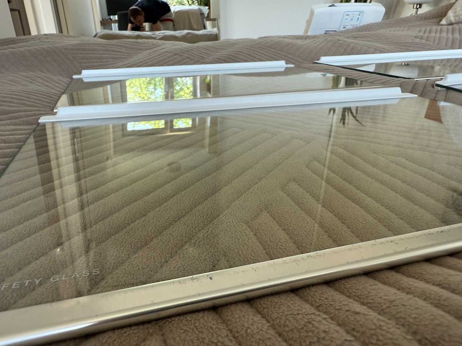 Szklana półka do lodówki Electrolux LNS6TE19S