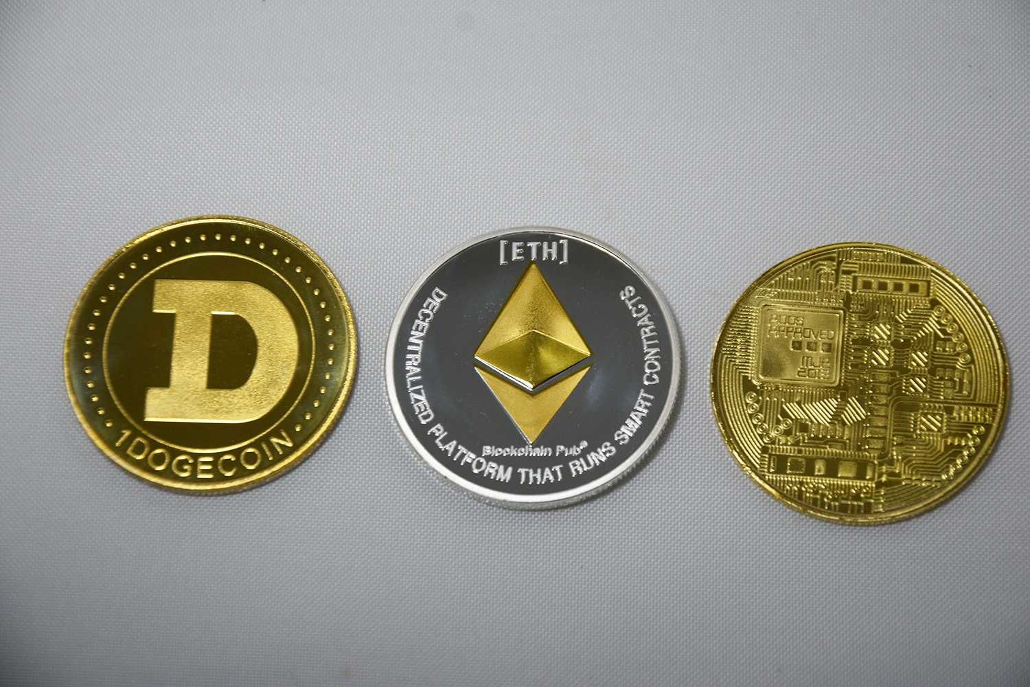 Bitcoin Ethereum Dogecion Moedas Tokens