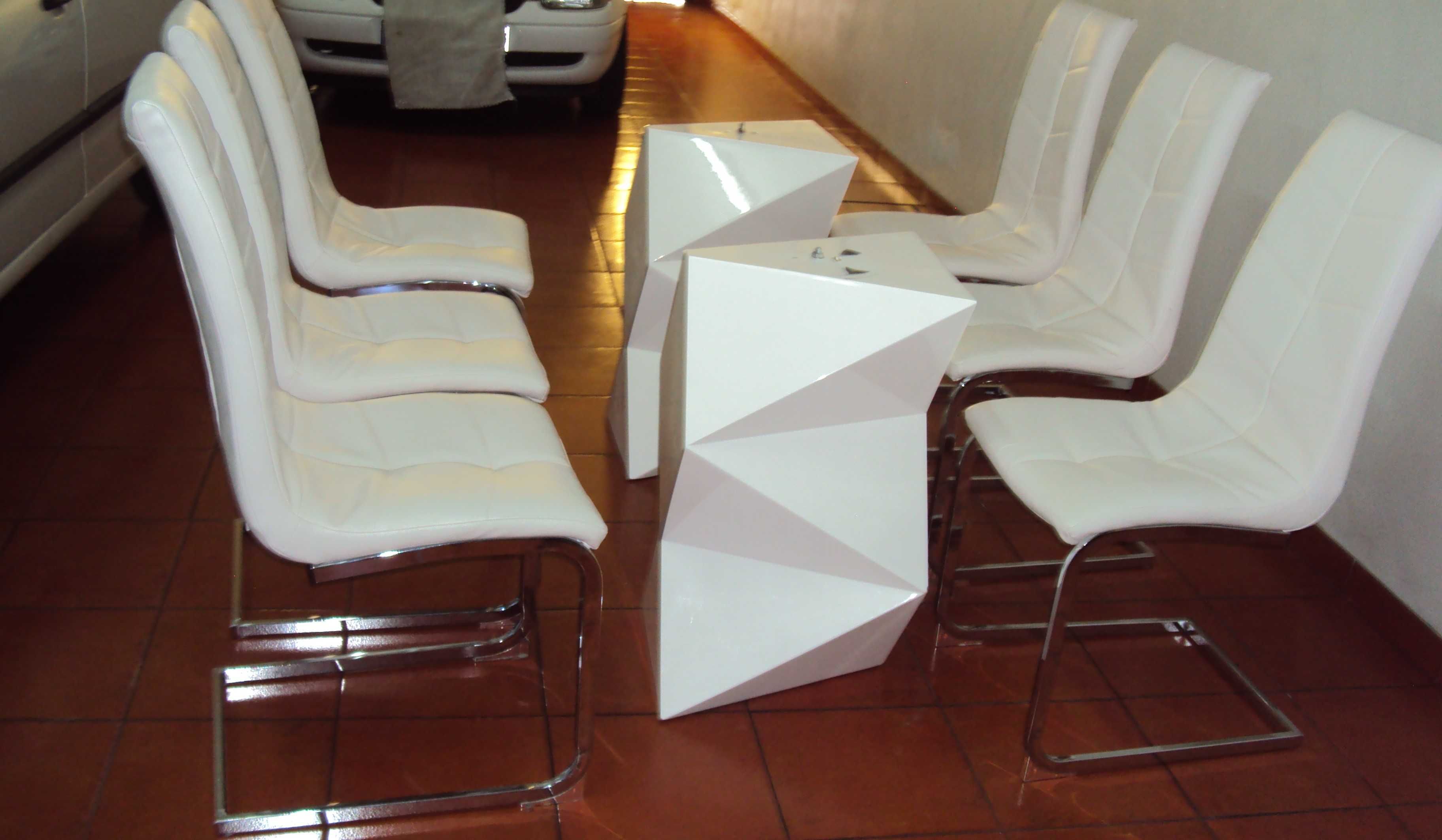 1 Mesa de Vidro 1,80m X 0,90cmX0,012mm pés de madeira  com 6 cadeira