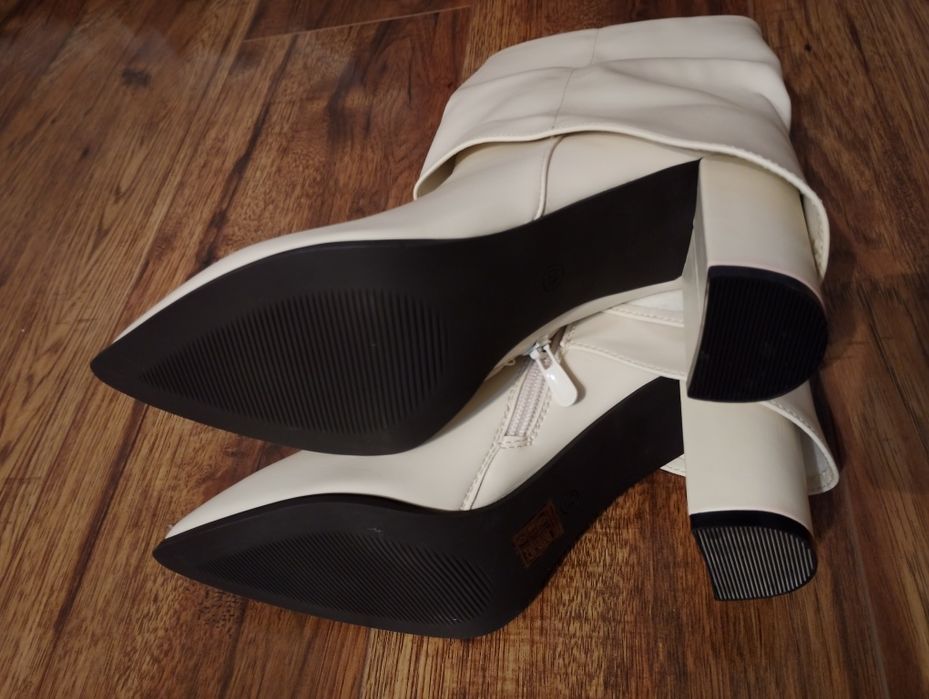 Białe nowe kowbojki rozmiar 40