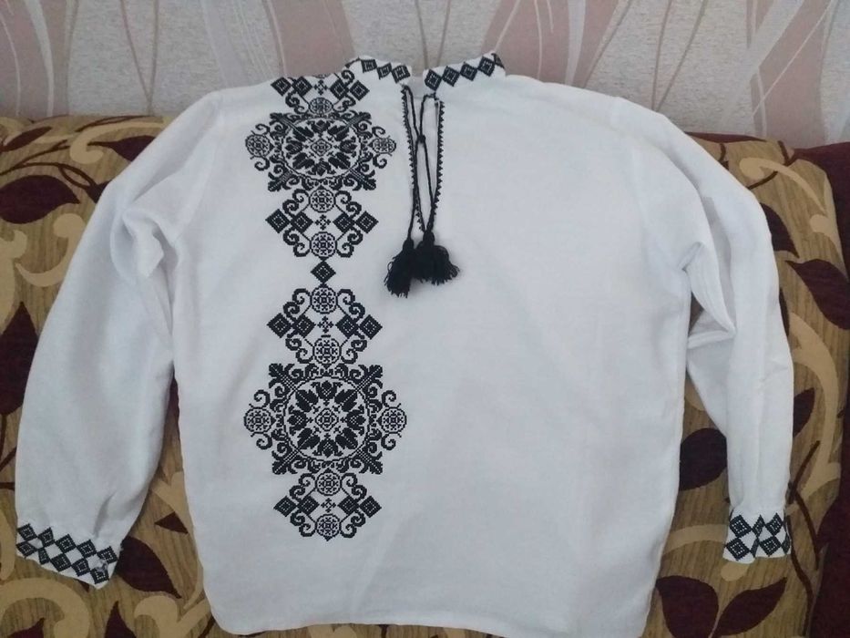 Вишиванка для хлопчика в ідеальному стані