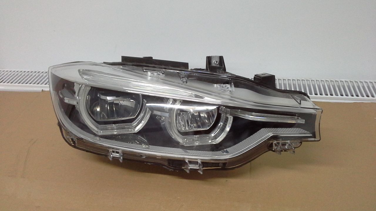 Lampa BMW F30 Lift R