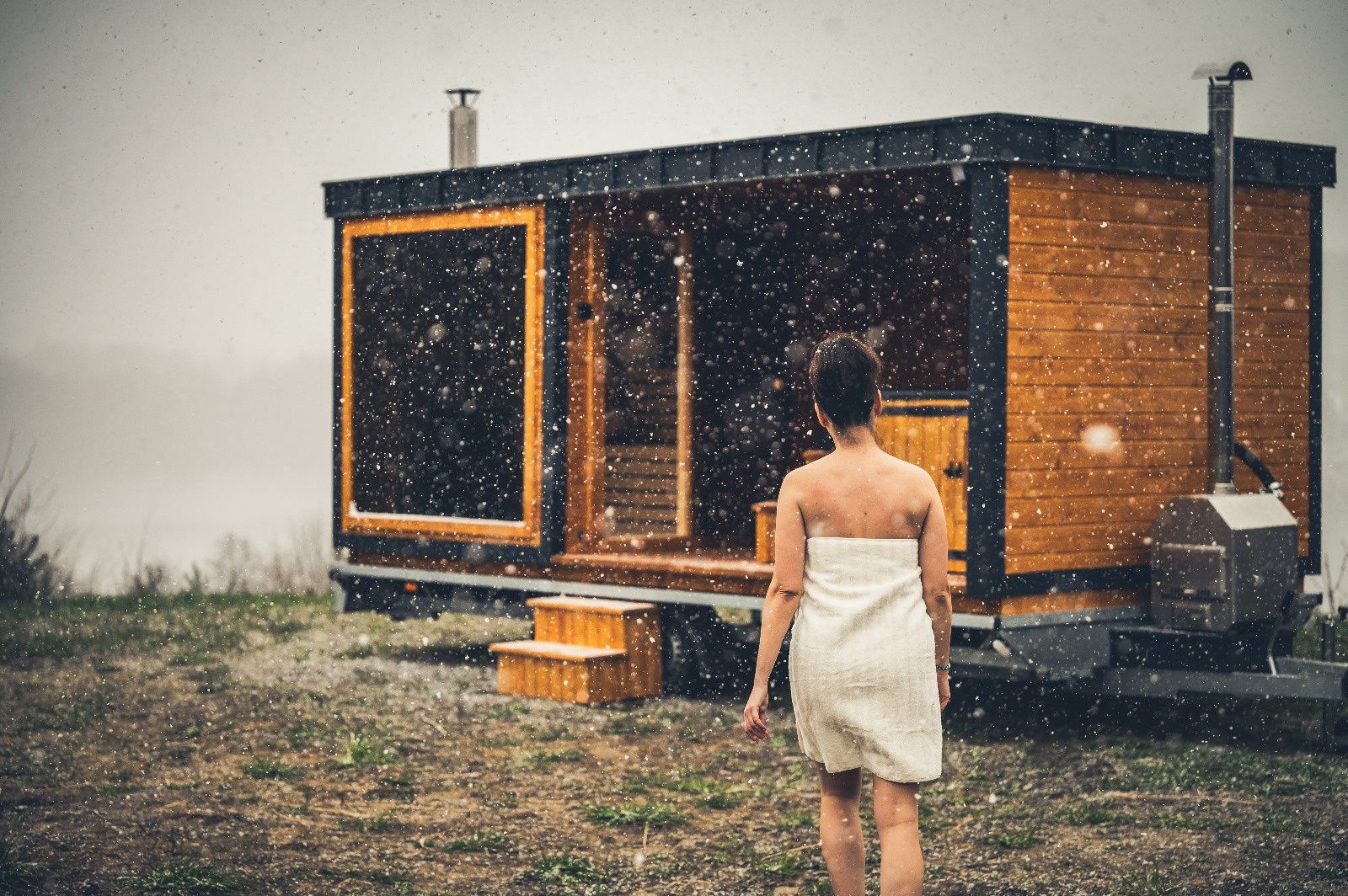 Wynajem Mobilny Domek Spa Sauna, Jacuzzi na przyczepce Gdańsk.