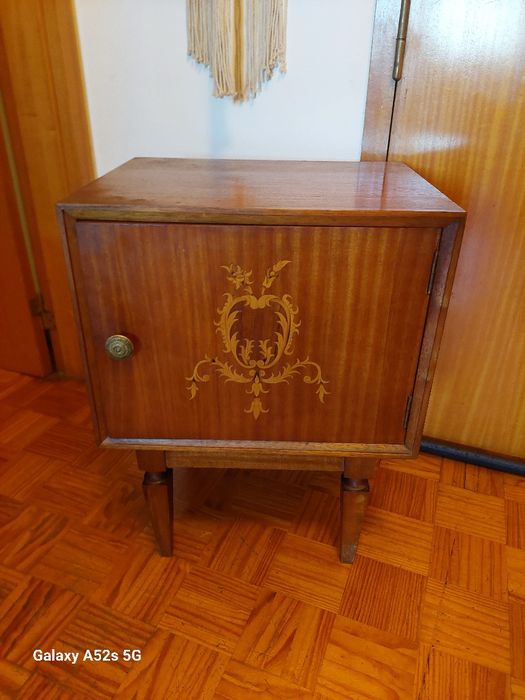 Mesa cabeceira vintage