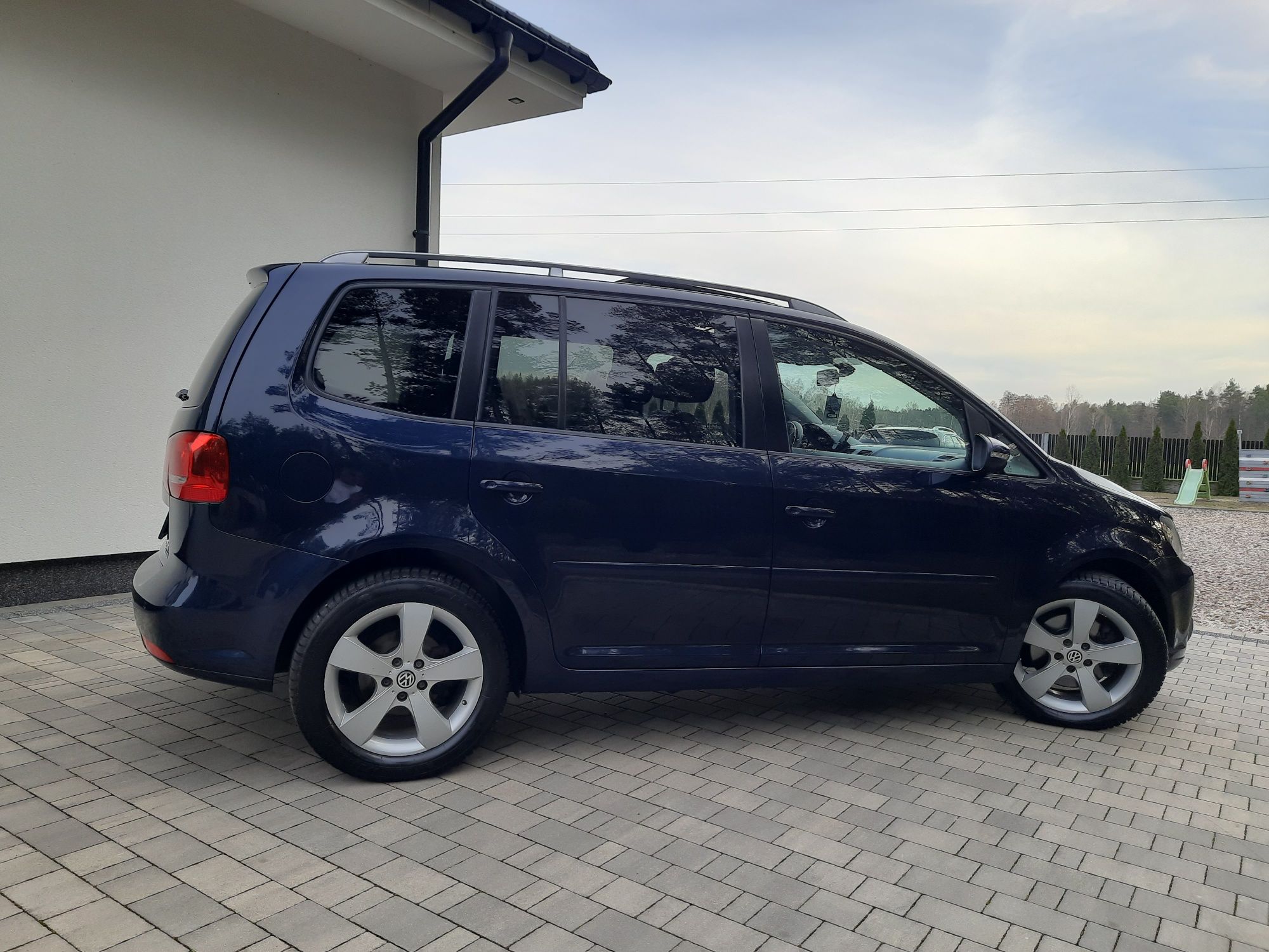 Vw Touran**2.0 Tdi**140 Km**CR**Panorama**Nawigacja**Grz.Fotele **