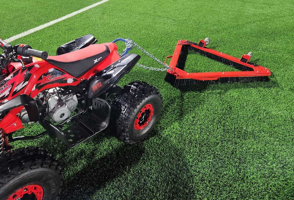 Varredora de Relvado Sintético