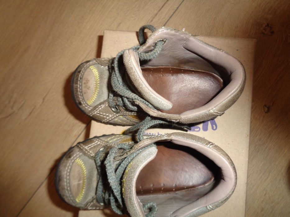 Wiosenne buty ECCO skórzane buty dziecięce r. 22