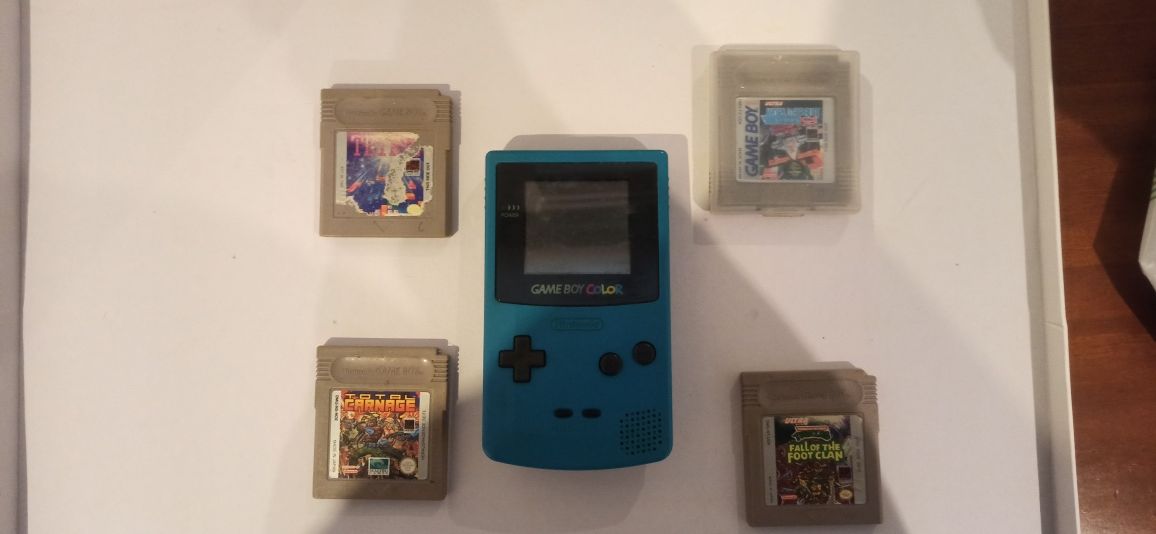 GameBoy Color

Modelo DMG-01. Cor Azul Turquesa

Completamente origina