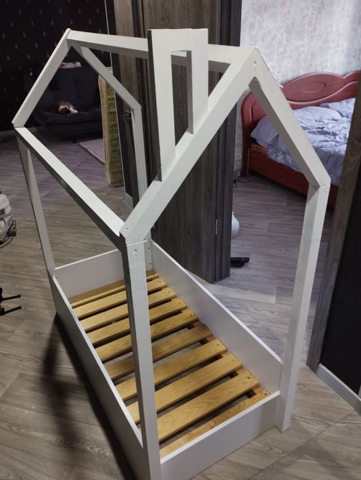 Детская кроватка "Домик"