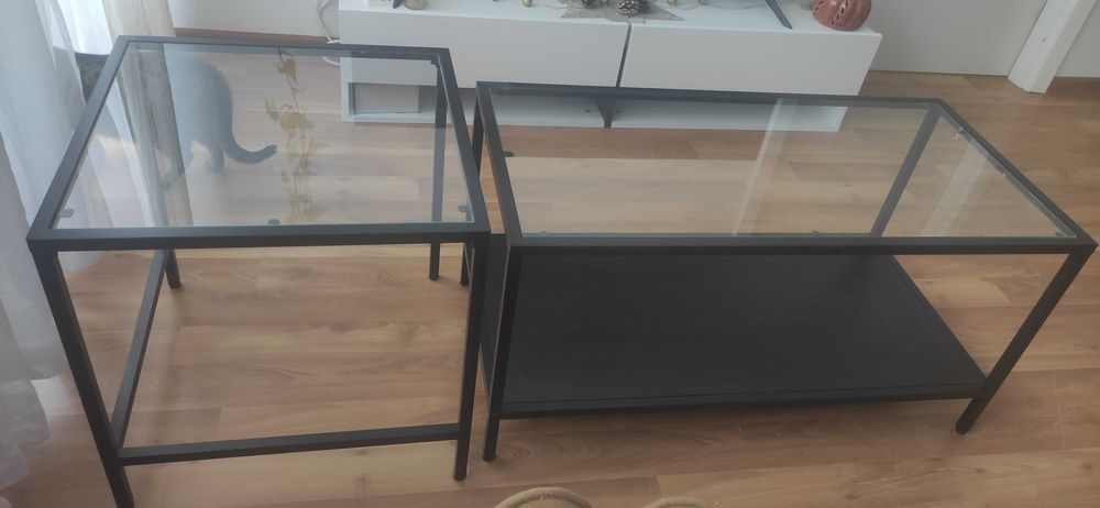 Szklany stoliczek rozkładany