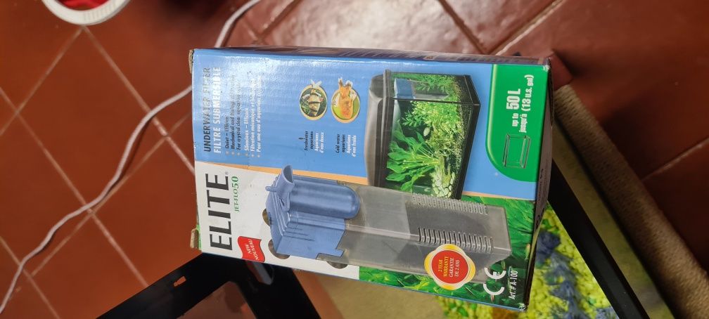 Vendo Aquário peixes