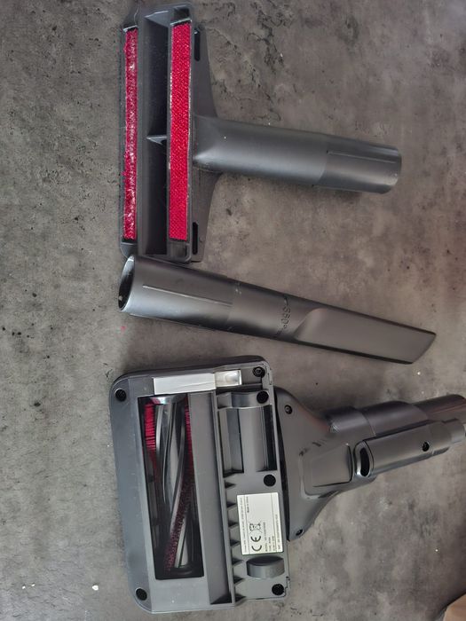 Aspirador vertical Rowenta - 6 meses de uso - levantar só dia 5/01