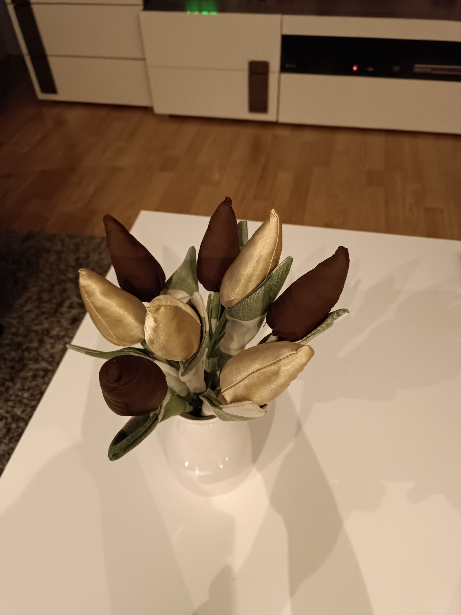 Kwiaty tulipany do wazonu