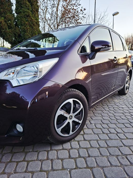 Продам свіжопригнану Toyota Verso S 2014p. Автомат.