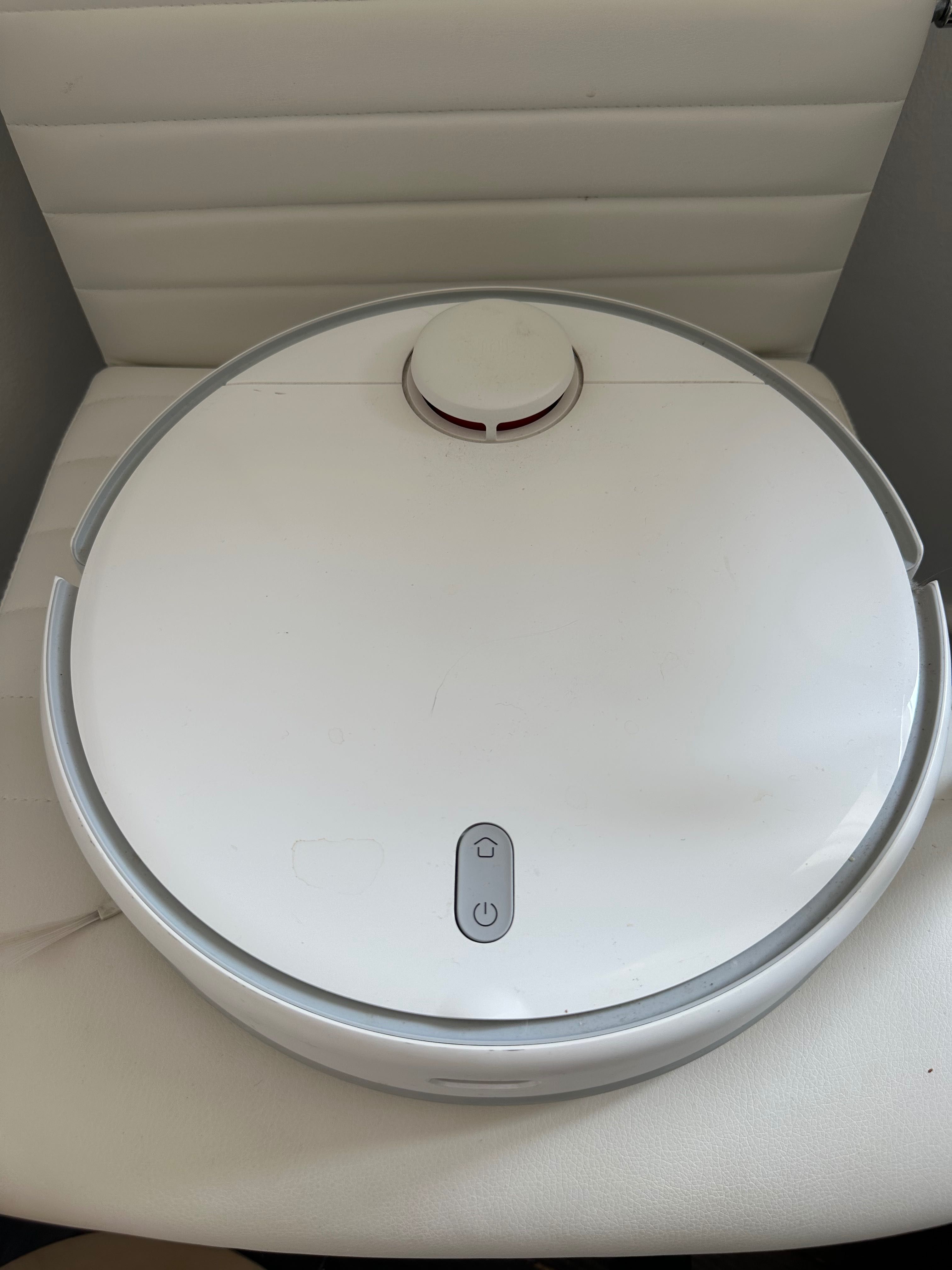 Moving sale! Xiaomi robot vacuum 2 pro