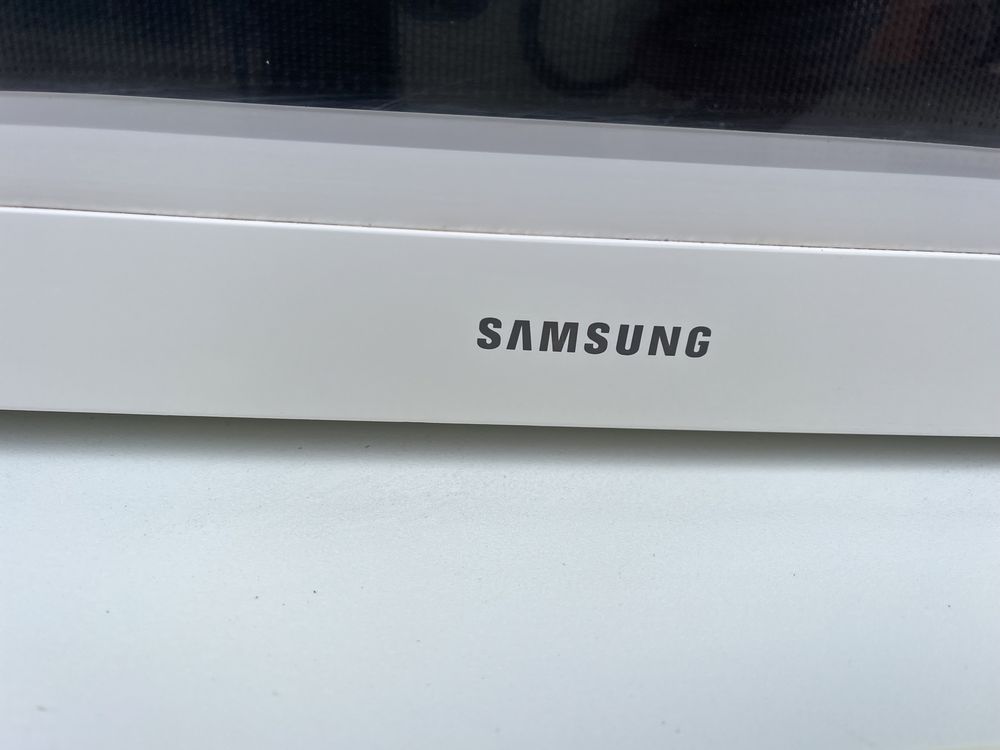 Mikrofal biała Samsung sprawna 100% Transport
