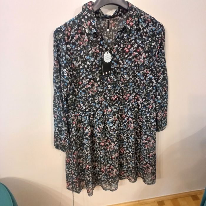 Sukienka nowa z metką Carry r 40