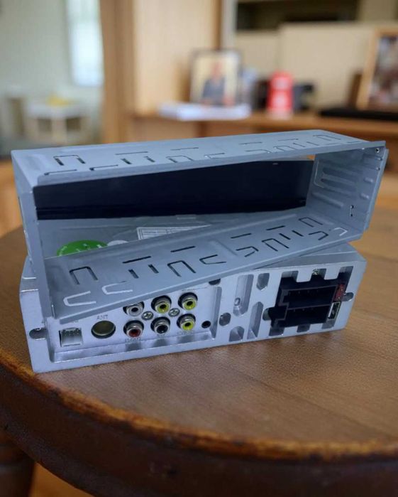 Магнітола в авто з екраном 6.9 carplay і пультом