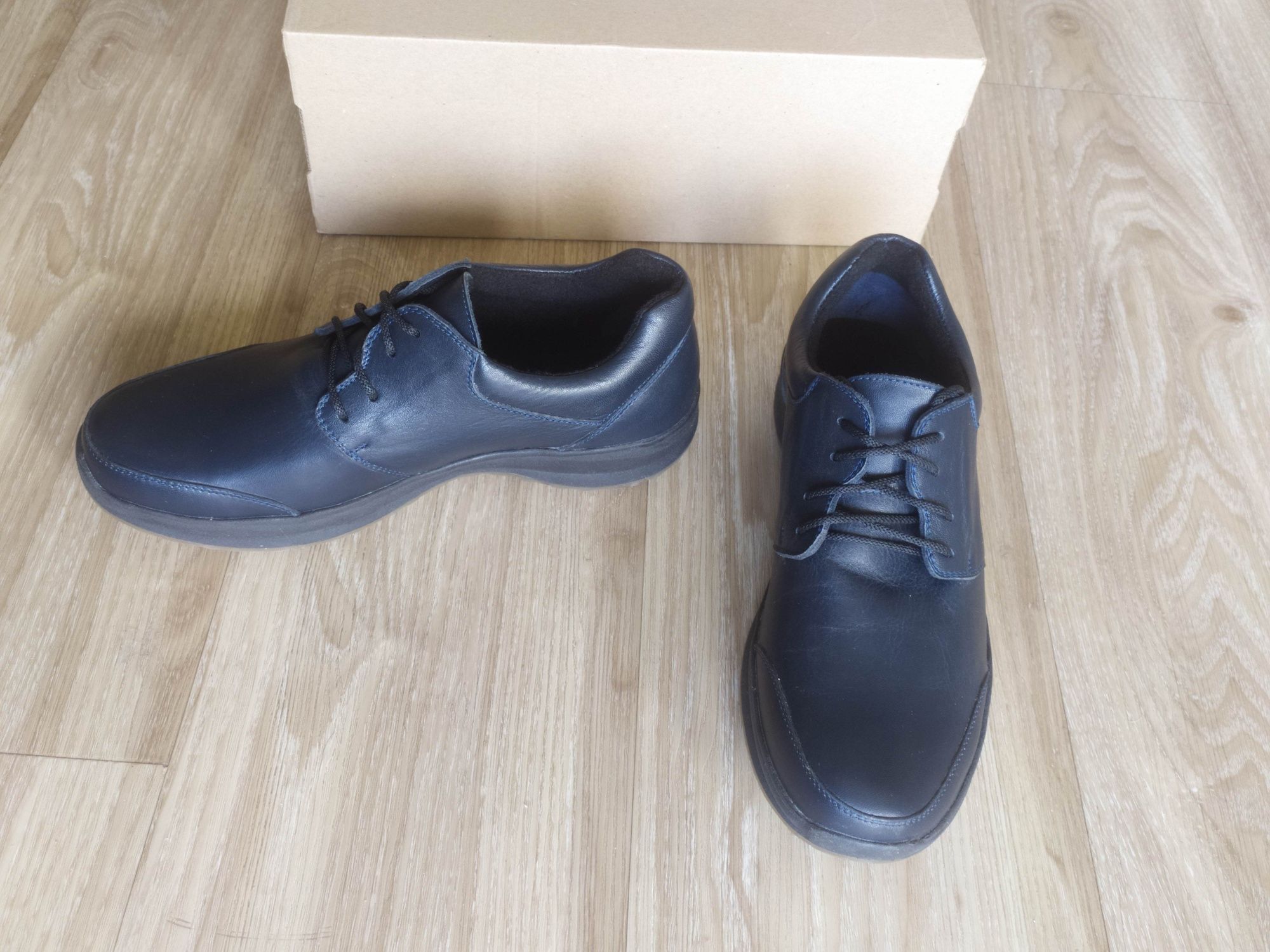Новые мужские ботинки р. 41 темносиние натуральная кожа