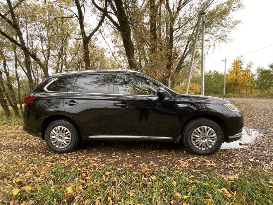 Mitsubishi outlander gt гибрид- плагин (phev)