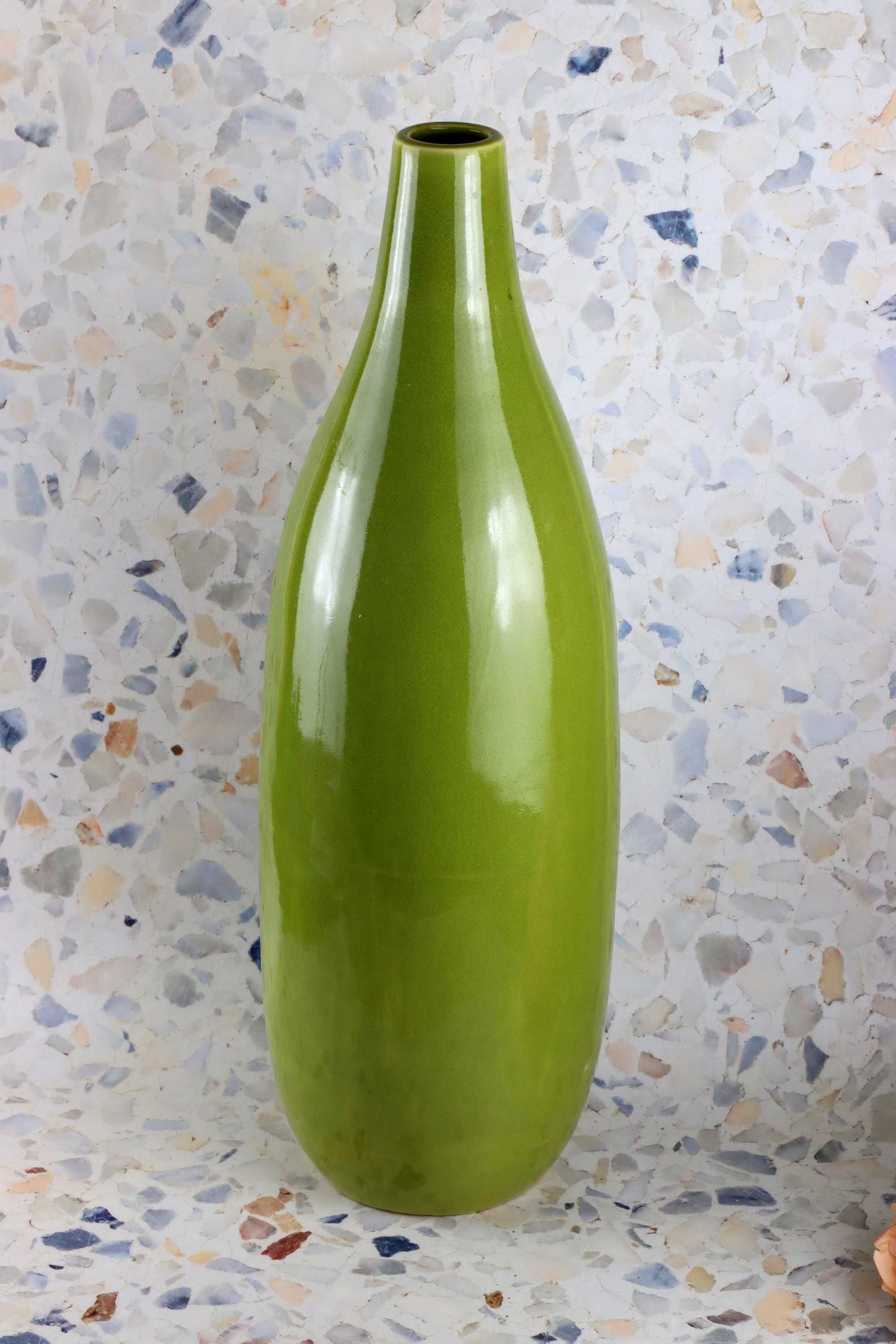 Wysoki zielony ceramiczny wazon w stylu vintage retro ceramika zielona