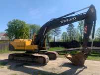 Екскаватор гусеничний Volvo EC 210 BLC