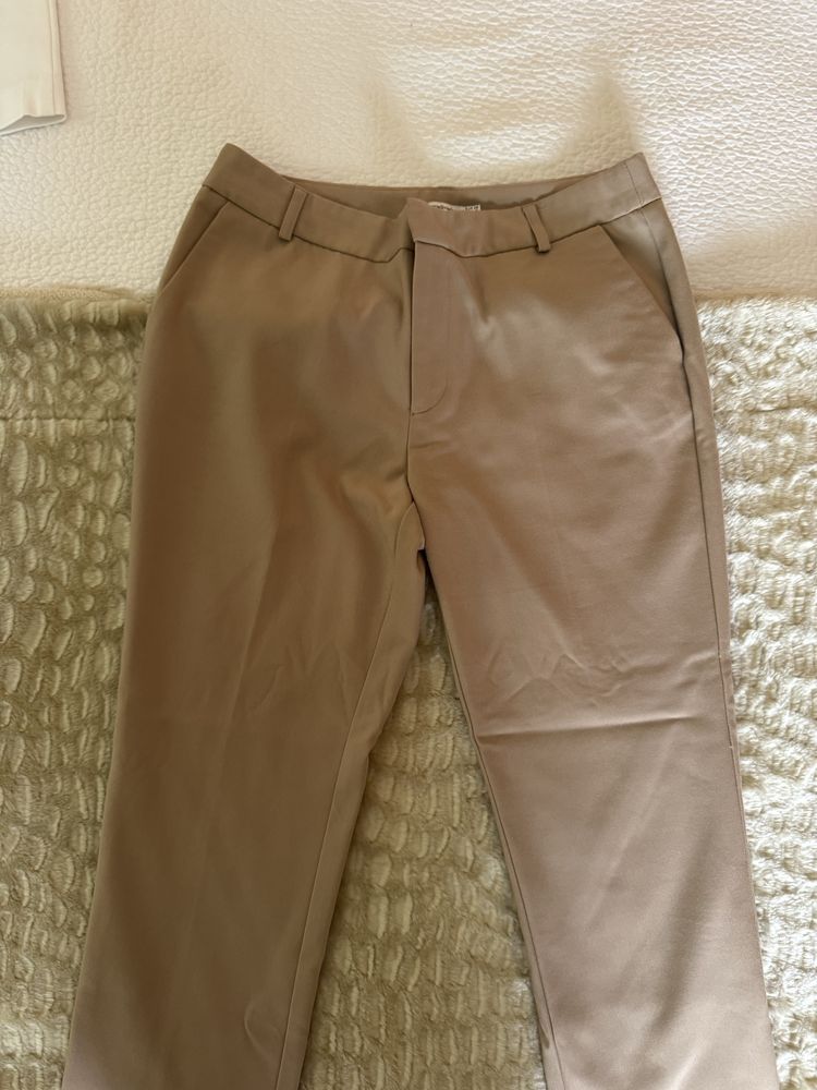 Vendo dois pares de calcas 38 da stradivarius