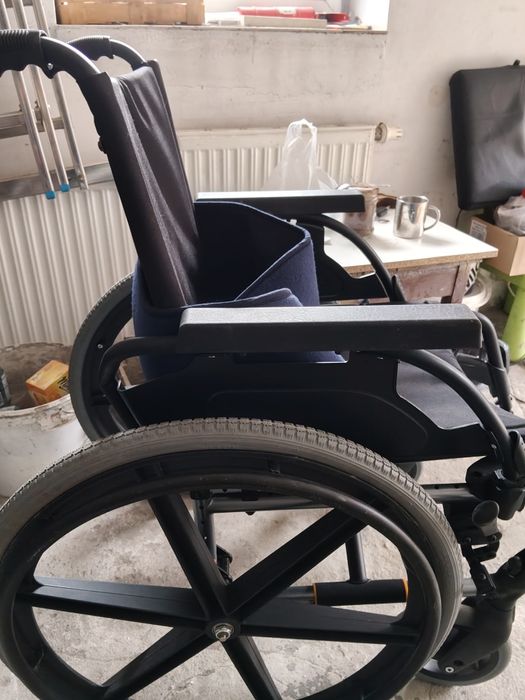 Wózek inwalidzki, jak nowy, Breezy, składany.