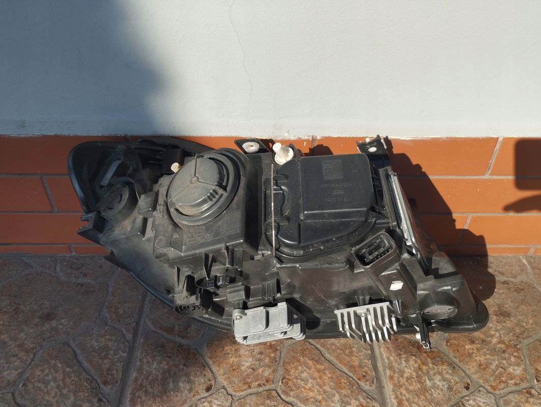 Lampa lewa Xenon Nieskrętny BMW X1 E84 LIFT LCI 2012-2015 7290239