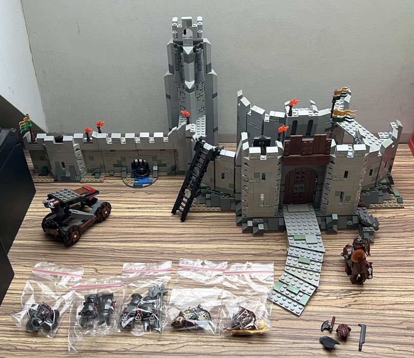 Lego Władca Pierścieni Zamek Helmowy Jar 9474 oraz 9471 Armia Uruk Hai