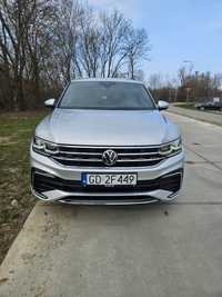 Volkswagen Tiguan VW Tiguan R-Line 2022 srebrny 1.5 tsi dsg WVGZZZ5N8PPW5 salon Polska