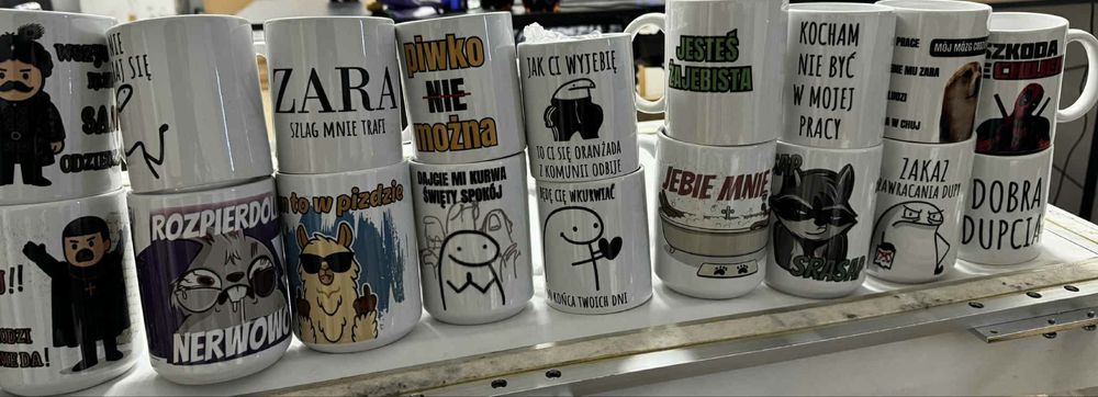 Kubki z wadliwą grafiką – śmieszne i wulgarne napisy, 5 zł/szt
