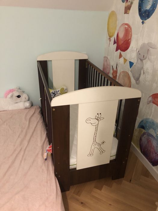 Łóżeczko drewniane Safari z żyrafką