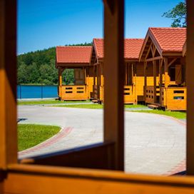 Domki nad jeziorem - sauna, gorące balie jacuzzi