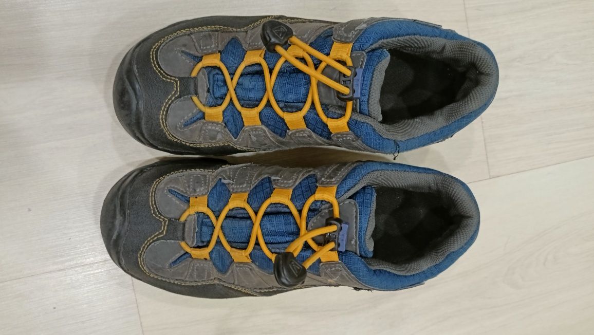 Кросівки Keen 37 розмір