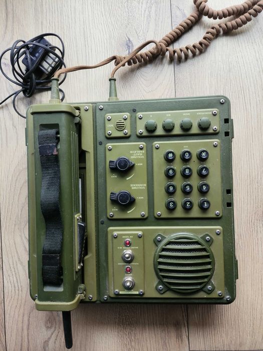 G.I. Phone Signal Corps BC-611H R 2491 Army Telephone