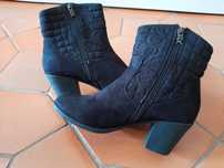 Botas em camurça