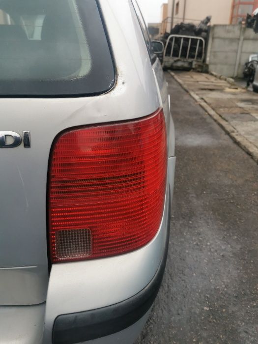 Lampa tylna prawa VW Passat B5 kombi EU