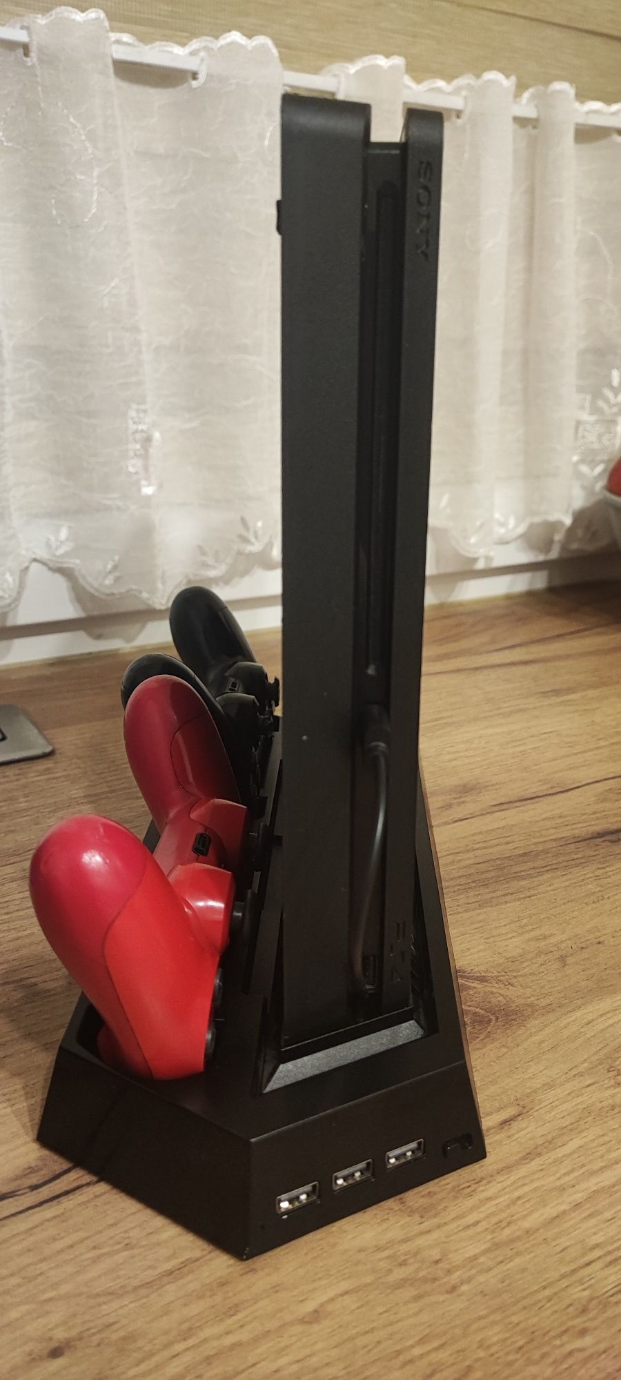Konsola Ps4 Slim 1TB zestaw